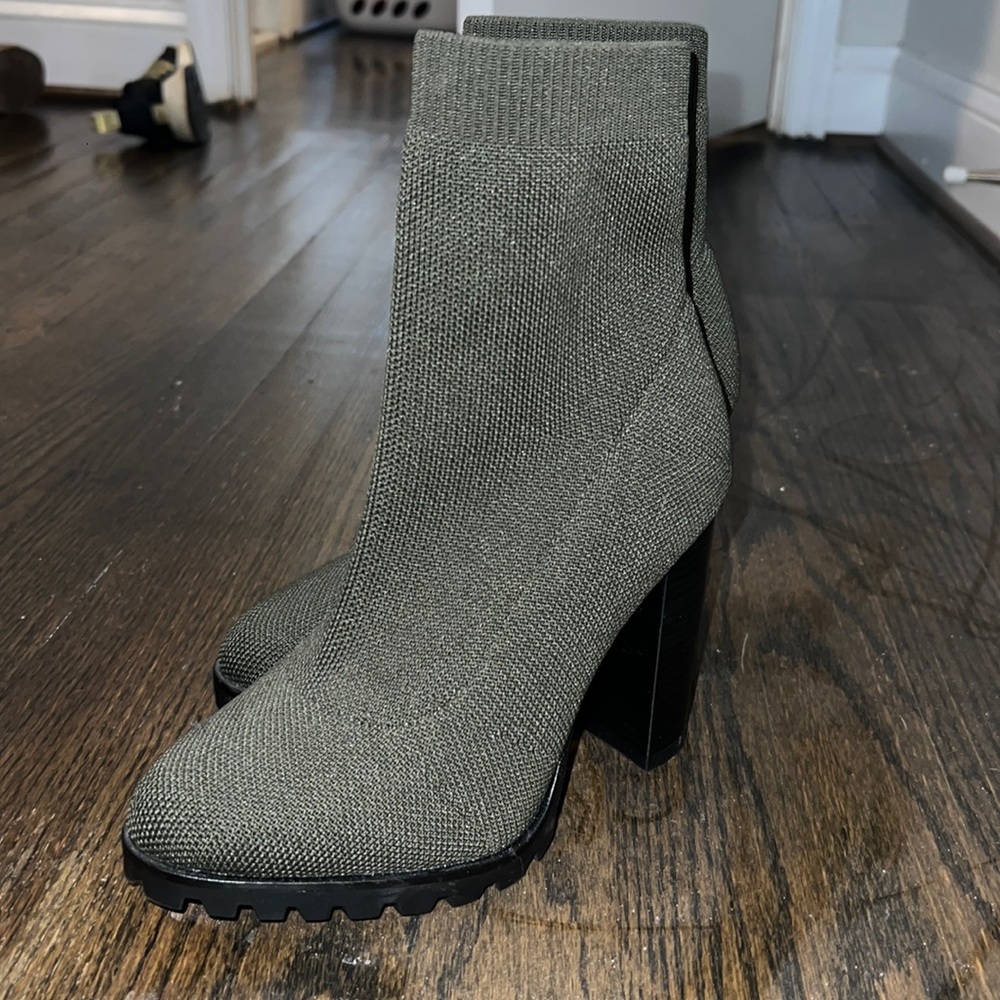 Shoe Dazzle Green Heels